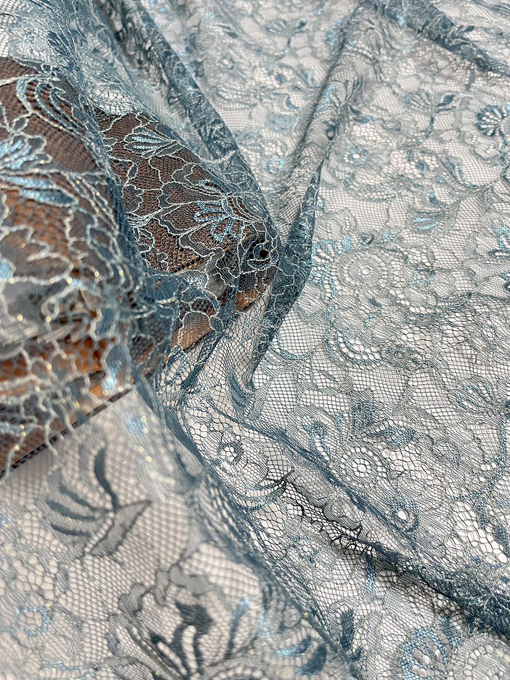 Lizhiying exquisite craftsmanship light metallic lace fabric