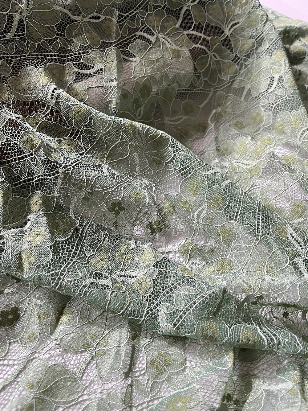 Lizhiying on the new French lace fabric, light and breathable, butterfly leaves, like butterfly leaves